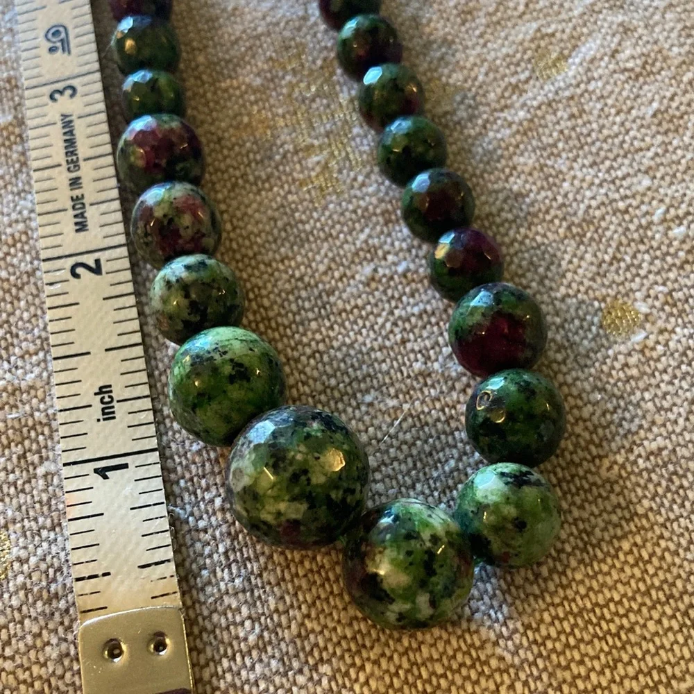 Ruby zoisite green and red/purple beaded necklace, length 18”. Beautiful!!💜💚 - Picture 3 of 4